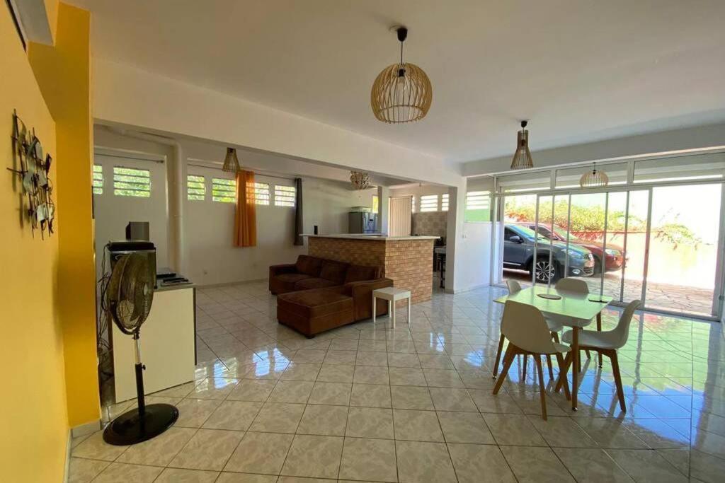 Charmant Appartement Avec Piscine Le Robert Εξωτερικό φωτογραφία